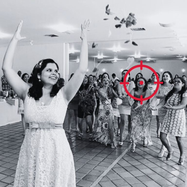 Mira precisa para a noiva acertar o buquê em você